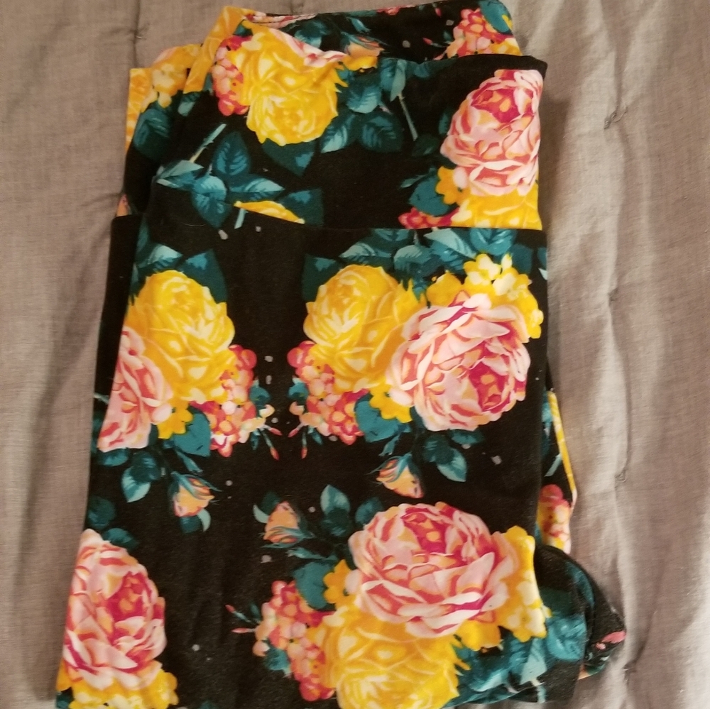 🚫SOLD🚫Floral lularoe leggings